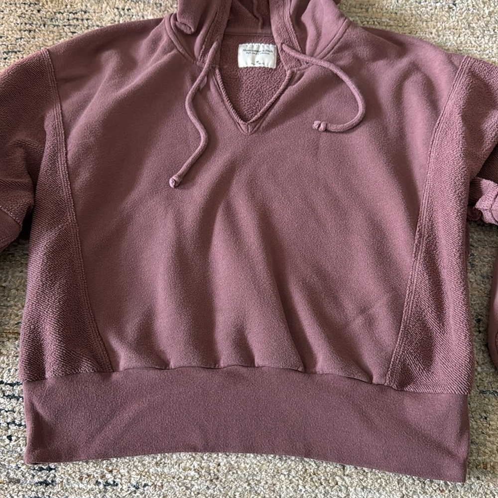 Abercrombie Cropped Mauve Hoodie Size Medium - Picture 7 of 10